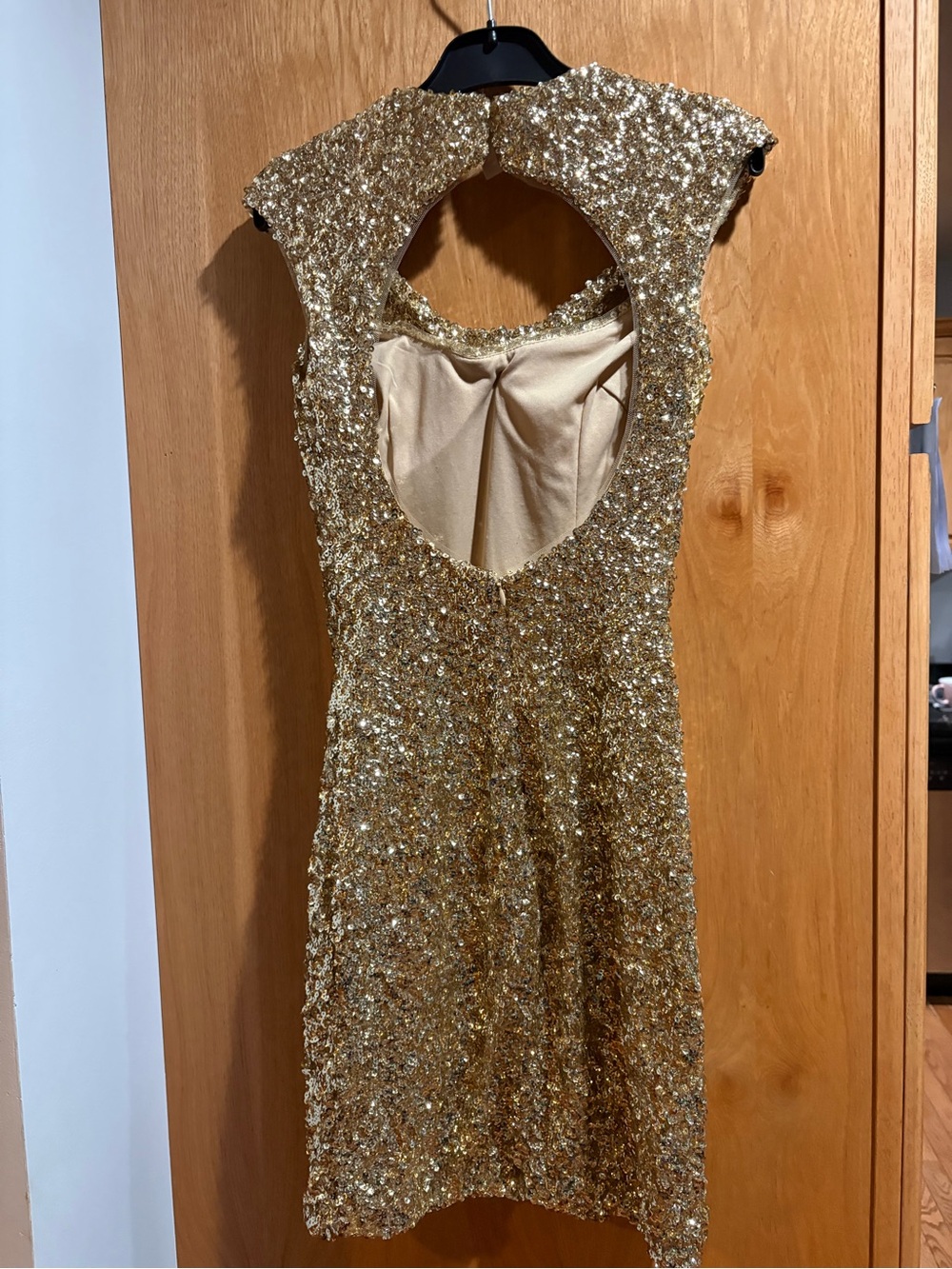 Sherri Hill Gold Sequin Cap Sleeve Cocktail Dress - Picture 2 of 3
